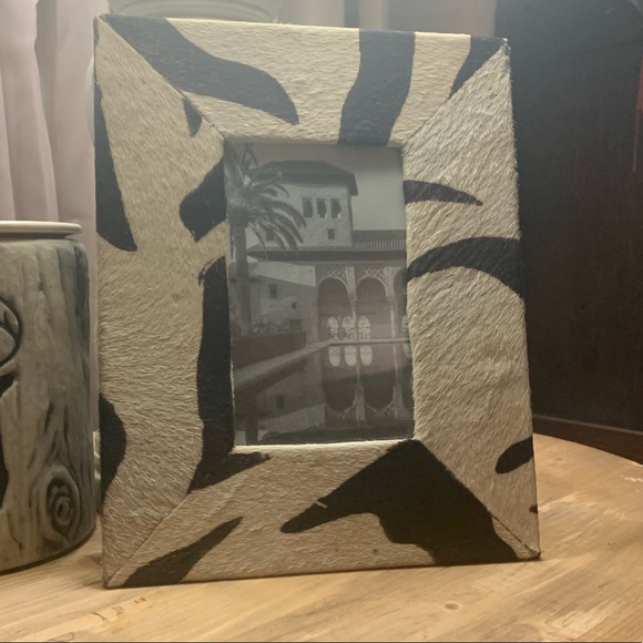Authentic zebra hide picture frame - Picture 4 of 7